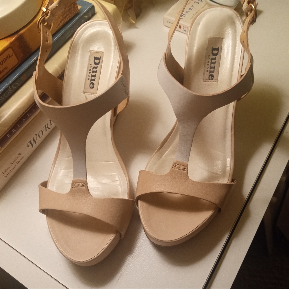 Ladies Dunes London Leather Sandals 6M
